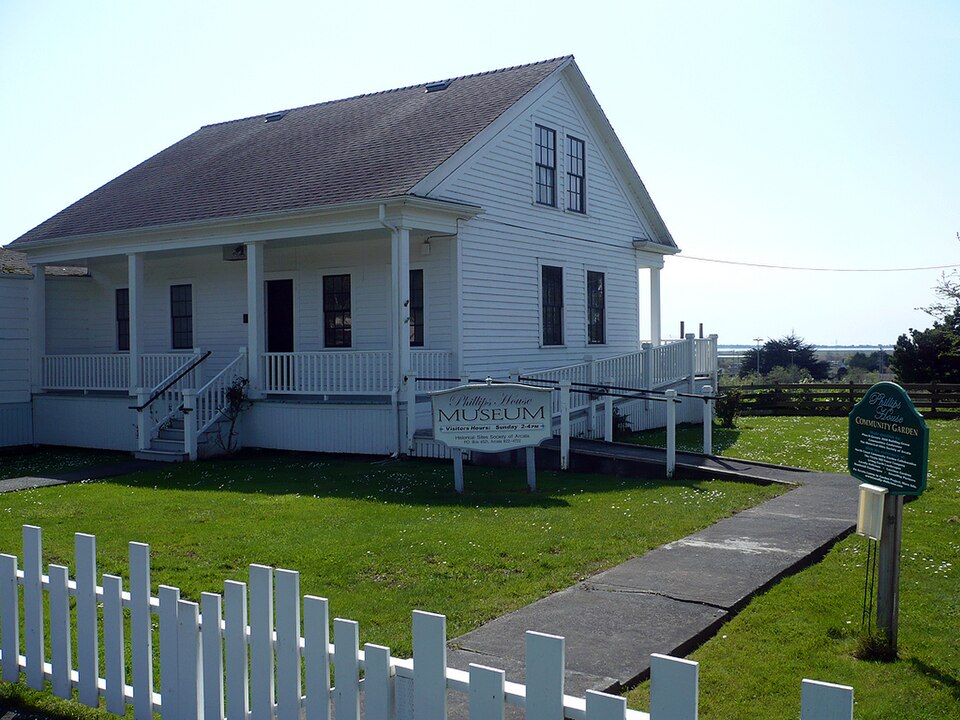File:Arcata CA Philips House Museum.jpg