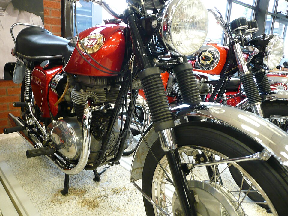 File:BSA Lightning.JPG