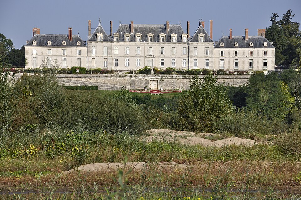 File:Chateau de Menars loire.jpg
