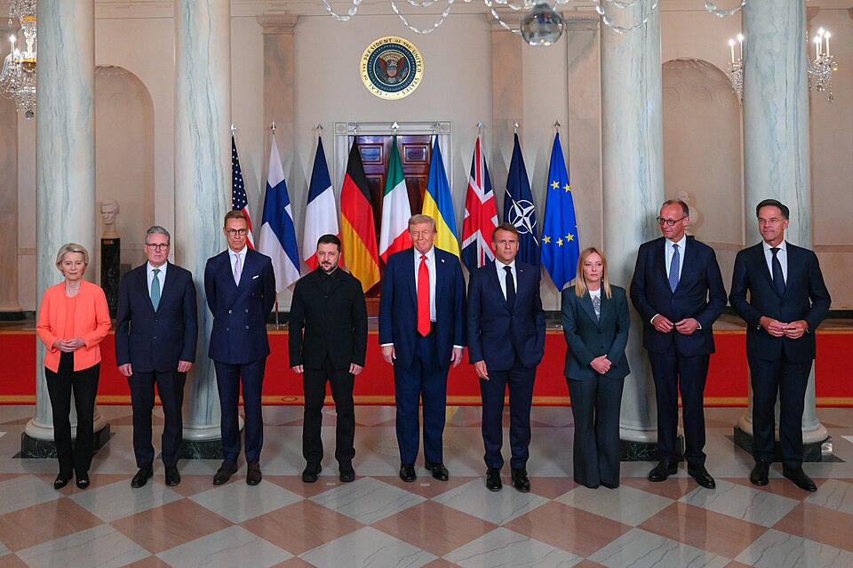 File:Family picture (P-067642 00-07).jpg