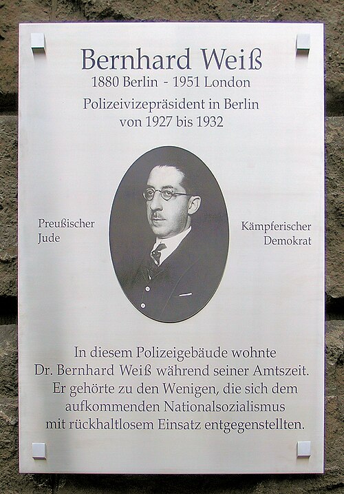 File:Gedenktafel Kaiserdamm 1 (Charl) Bernhard Weiß.jpg