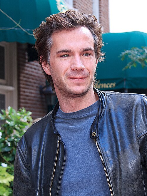 File:James DArcy (8008892914).jpg