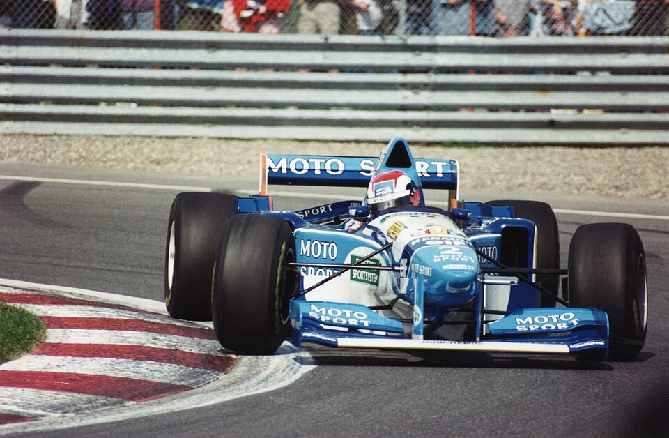 File:Johnny Herbert 1995.jpg
