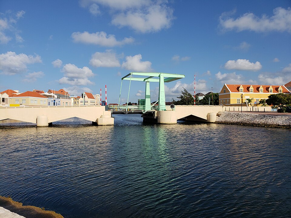 File:Kon. Wilhelmina brug over the Waaigat.jpg