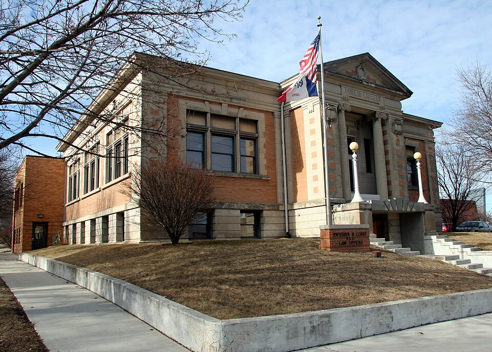 File:OldLibraryWaterlooIA.jpg