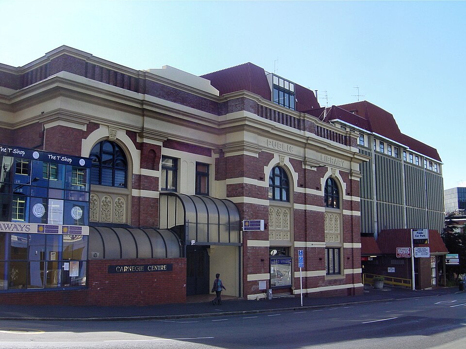 File:The Carnegie Centre, Dunedin (4923602708).jpg