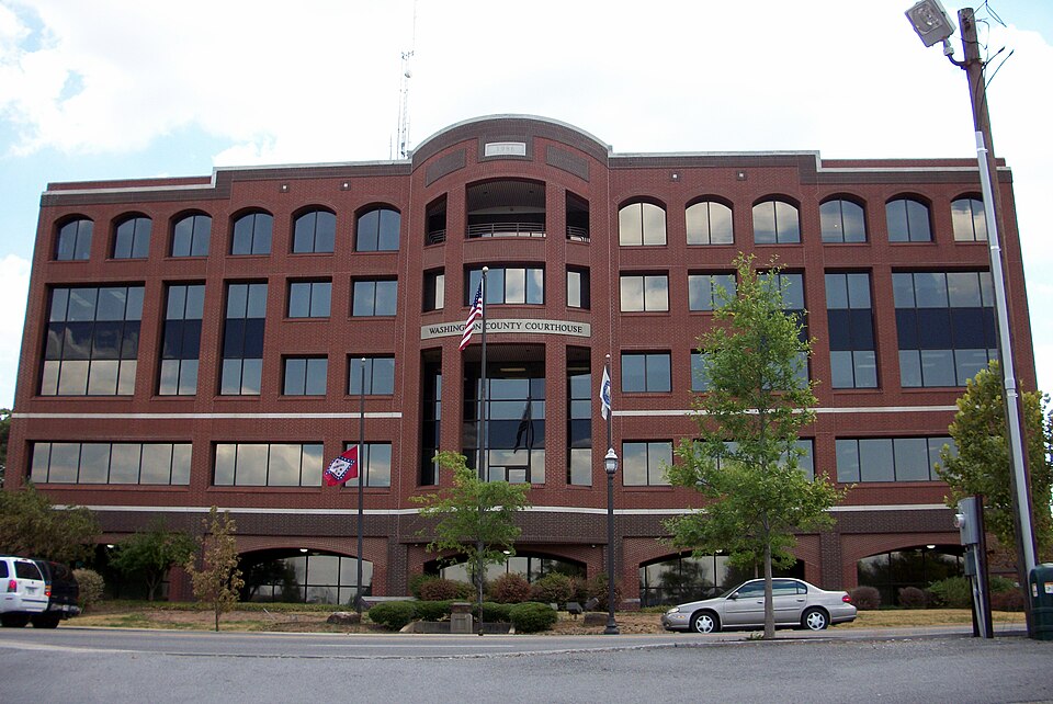 File:Washington County Courthouse, Fayetteville, Arkansas.jpg