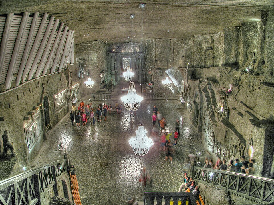File:Wieliczka-PL-(Kopalnia soli-Salzbergwerk-Salt mine-2)-damir-zg.jpg