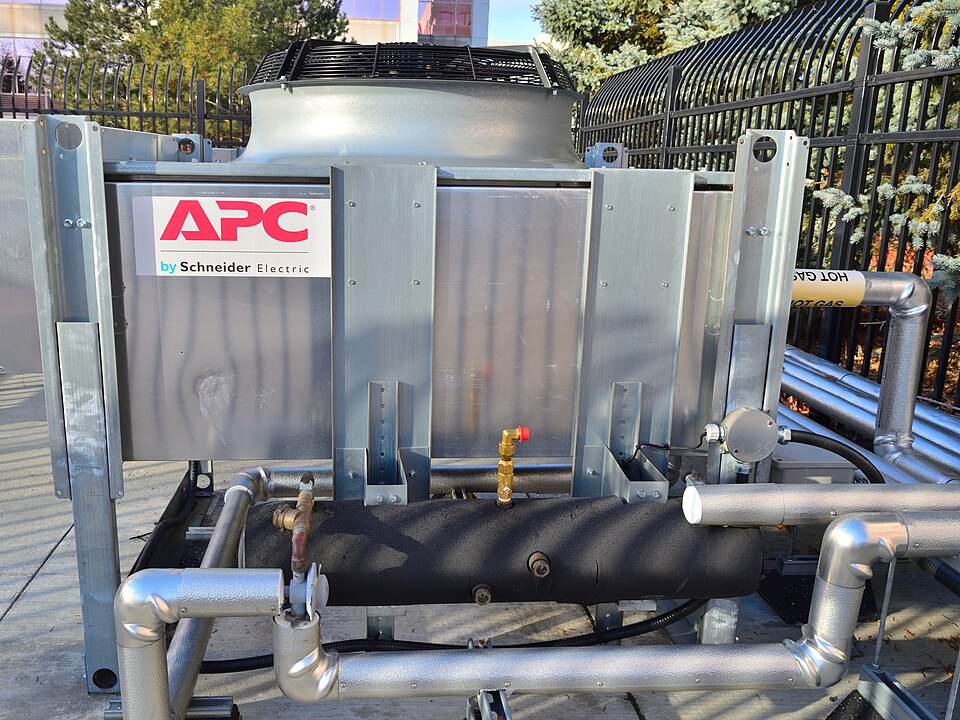 File:APCDatacenterCooling.jpg