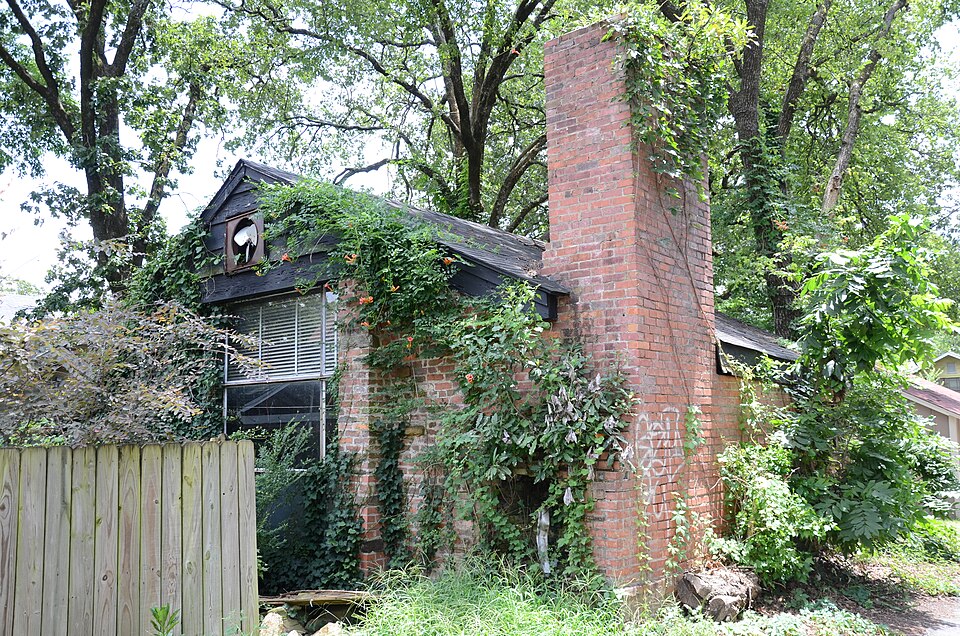 File:Adrian Brewer Studio.JPG
