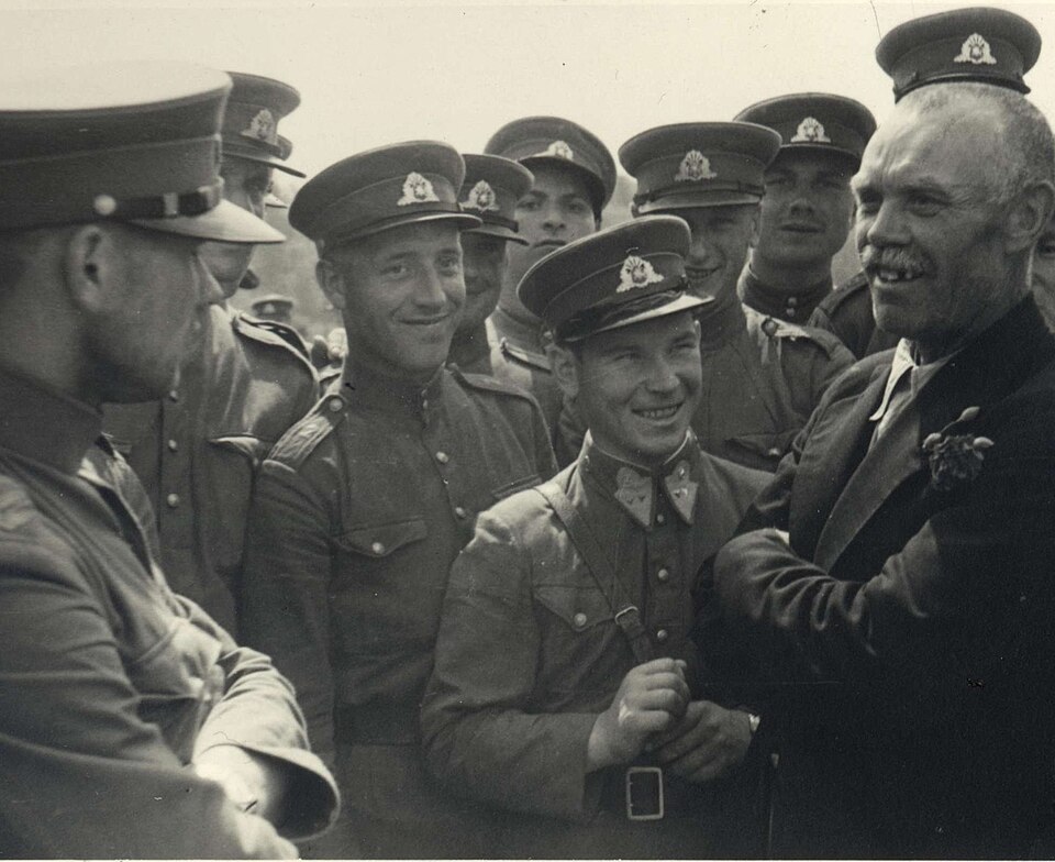 File:Communists with the Lithuanian Army soldiers.jpg