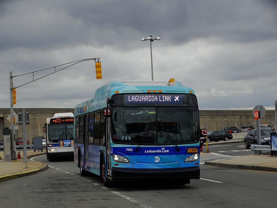 File:New Flyer Q70 SBS.jpg