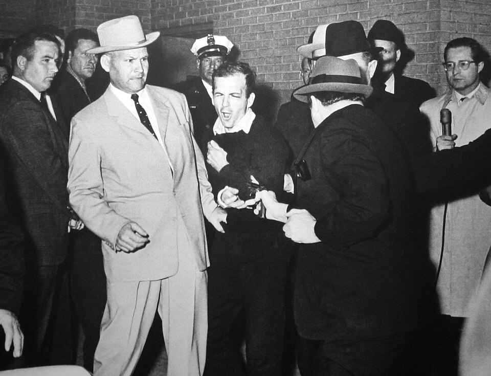 File:Ruby shoots Oswald.jpg