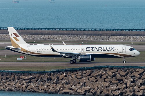 Starlux Airlines A321neo with both pairs of overwing exits activated and doors L3/R3 plugged (maximum seating: 200)