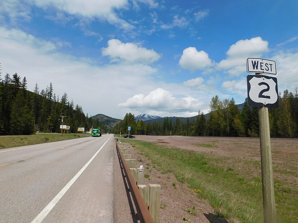File:US 2 in Essex.jpg
