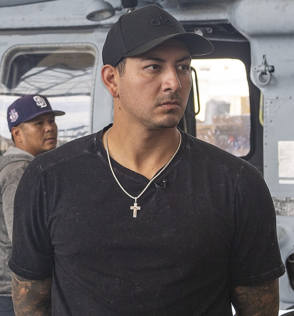 File:Vince Velasquez (7936190) (cropped).jpg