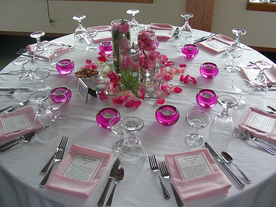File:Wedding Banquet setting.jpeg