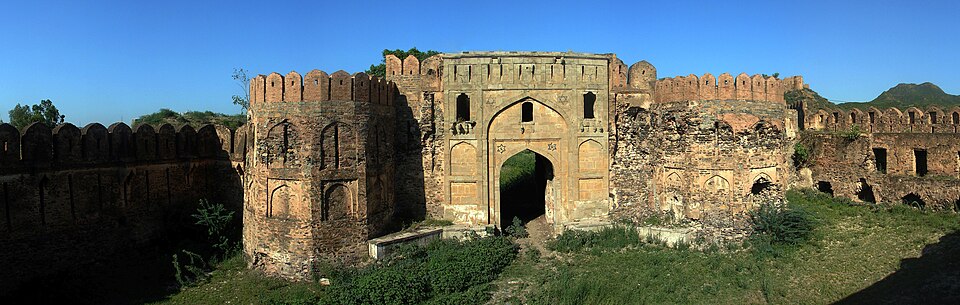 File:Attock Fort - Optographer.jpg