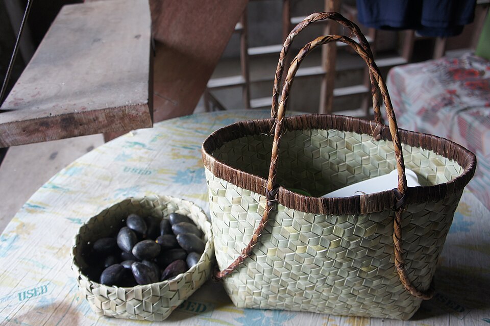 File:Kinab-anan Farm basket.jpg