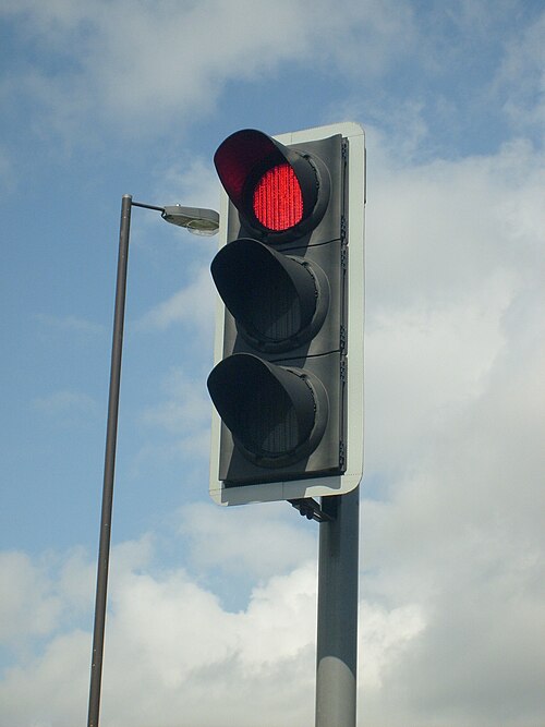 File:Modern British LED Traffic Light.jpg