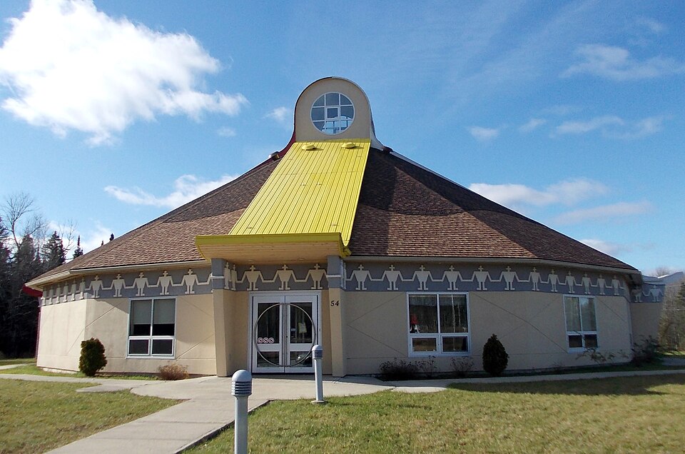 File:Museum in Kitigan Zibi, Quebec, Canada.jpg