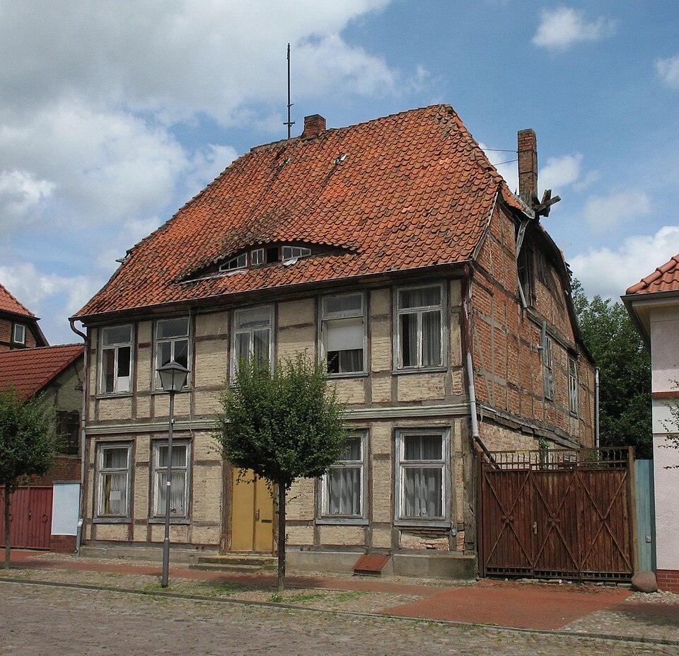 File:Doemitz Elbstr 13.jpg