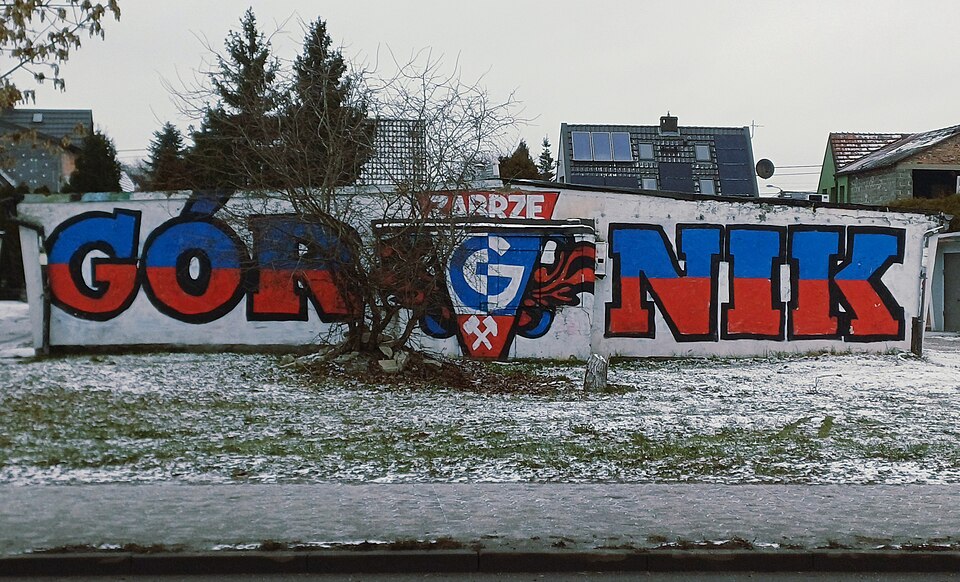 File:Gornik Zabrze graffiti on wall.jpg