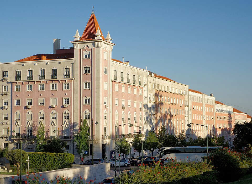 File:Lisbon BW 2018-10-02 18-25-06.jpg
