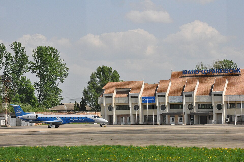 File:Івано-Франківський аеропорт.jpg