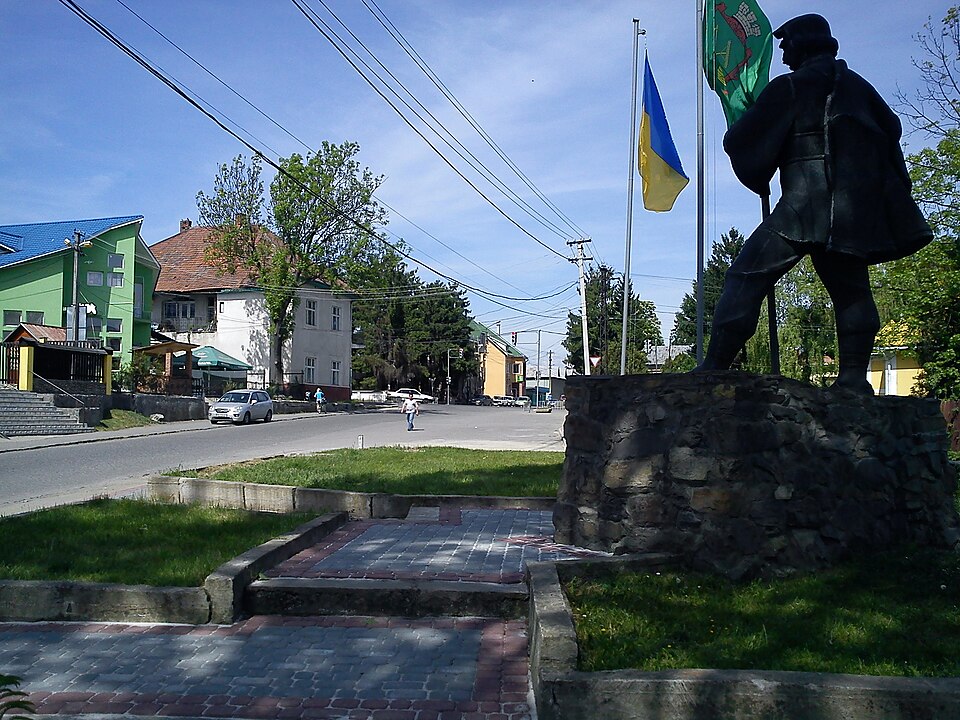 File:Bushtino centre.JPG