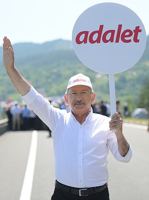 File:Kemal Kılıçdaroğlu - Adalet Yürüyüşü crop.jpg