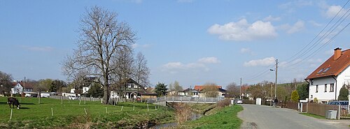 Pedestrian bridge in Langenhessen / Werdau
