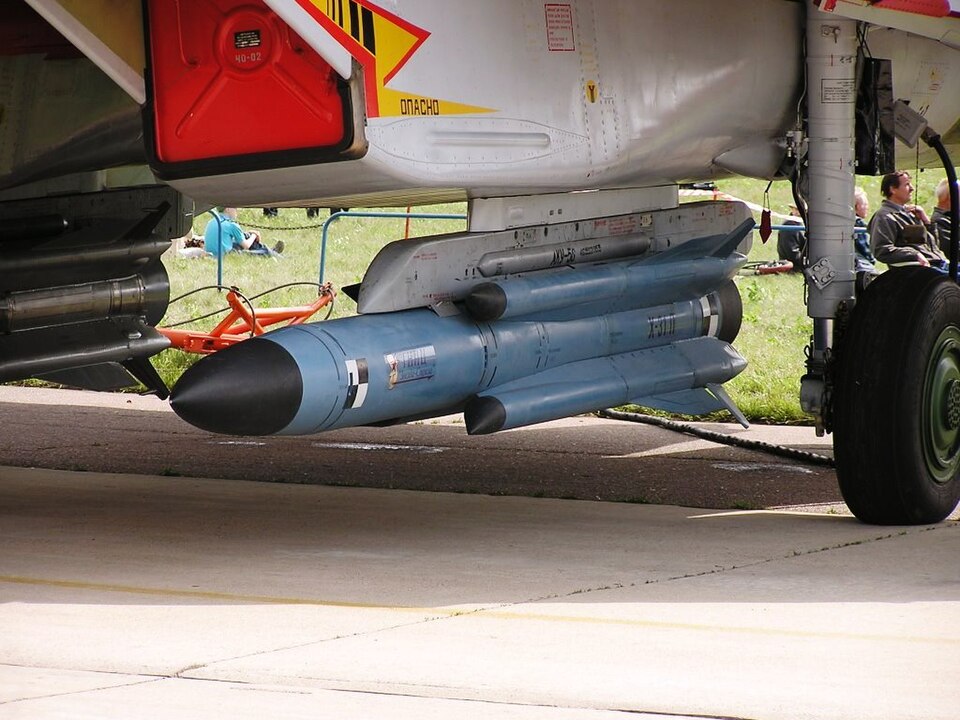 File:Russian missile -MAKS Airshow 2003.JPG