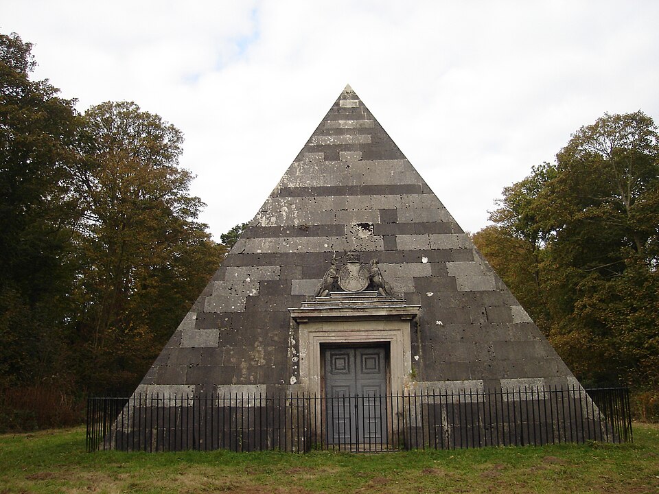 File:The Pyramid Blickling.JPG
