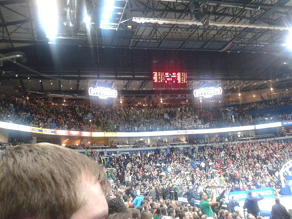 File:Zalgiris fans in Siemens Arena.JPG