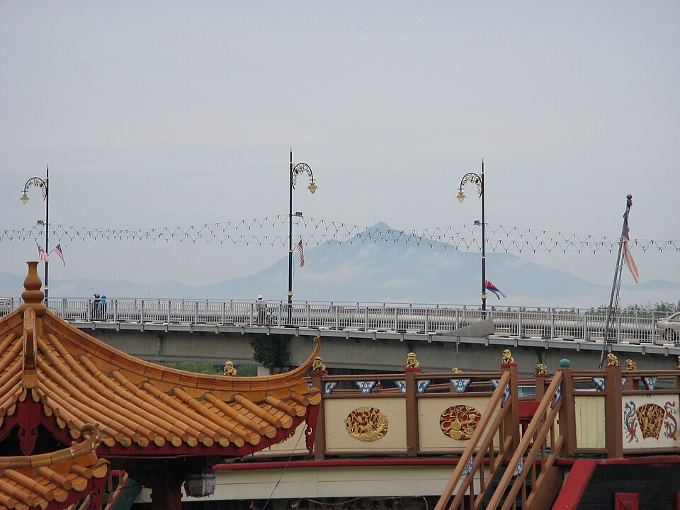 File:Gunung Ledang from Muar River.jpg
