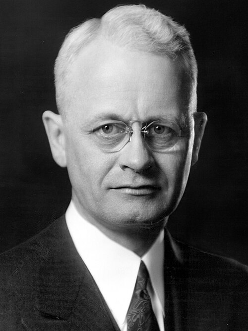 File:Ray P. Chase, 1930 (cropped).jpg