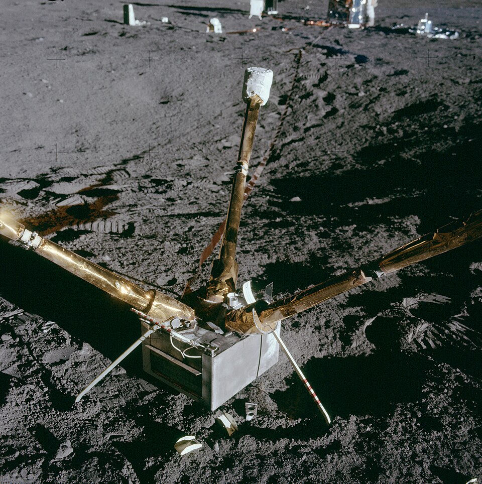 File:ALSEP AS12-47-6920.jpg