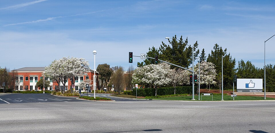 File:Facebook Headquarters Menlo Park.jpg