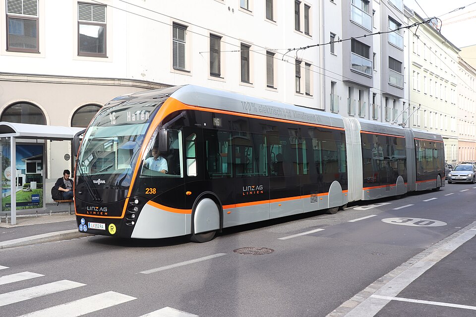 File:Linz trolejbus 238.jpg