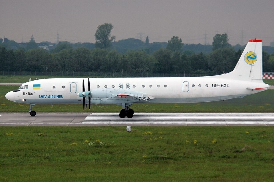 File:Lviv Airlines Ilyushin Il-18 Jurado.jpg