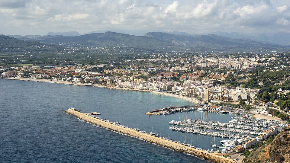 File:Xàbia from Cap de Sant Antoni.jpg