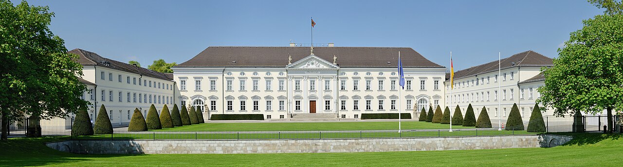 Bellevue Palace, by Taxiarchos228