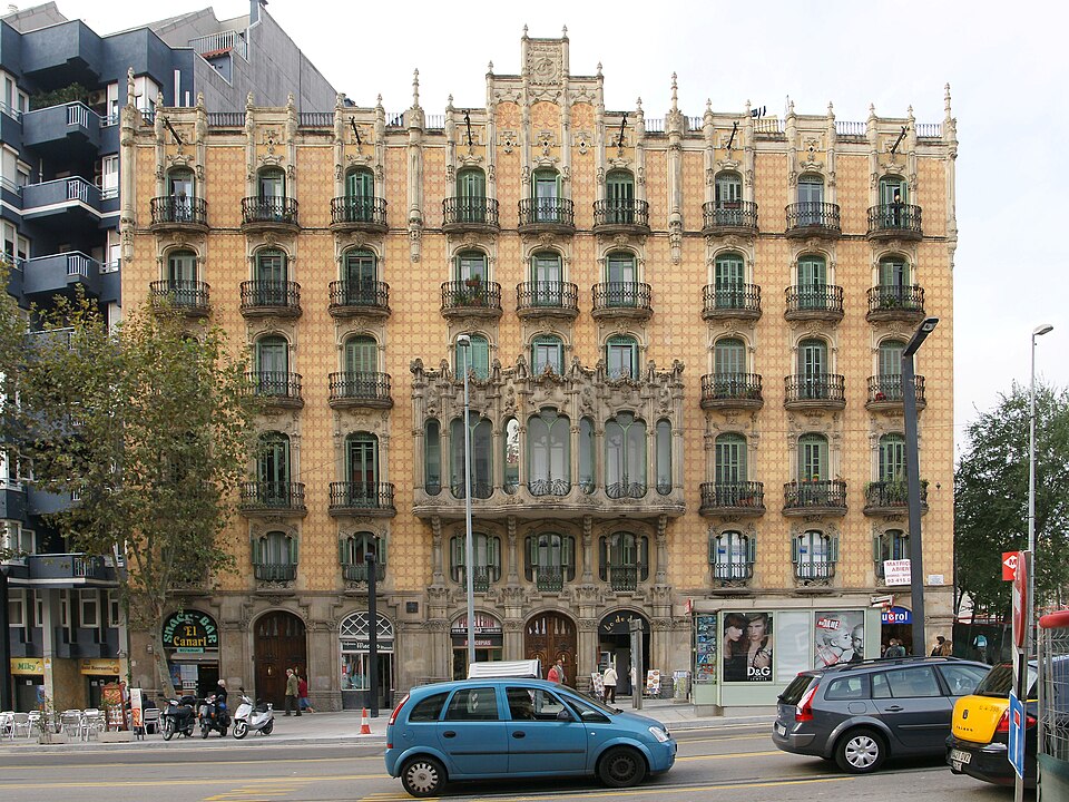File:Cases Ramos Placa de Lesseps 1.JPG