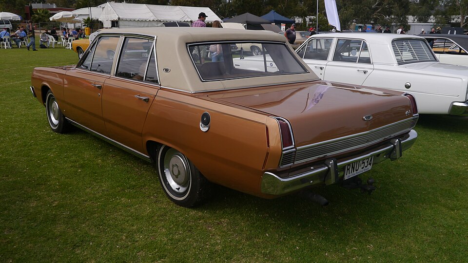 File:Chrysler VIP VG Series (16416689874).jpg
