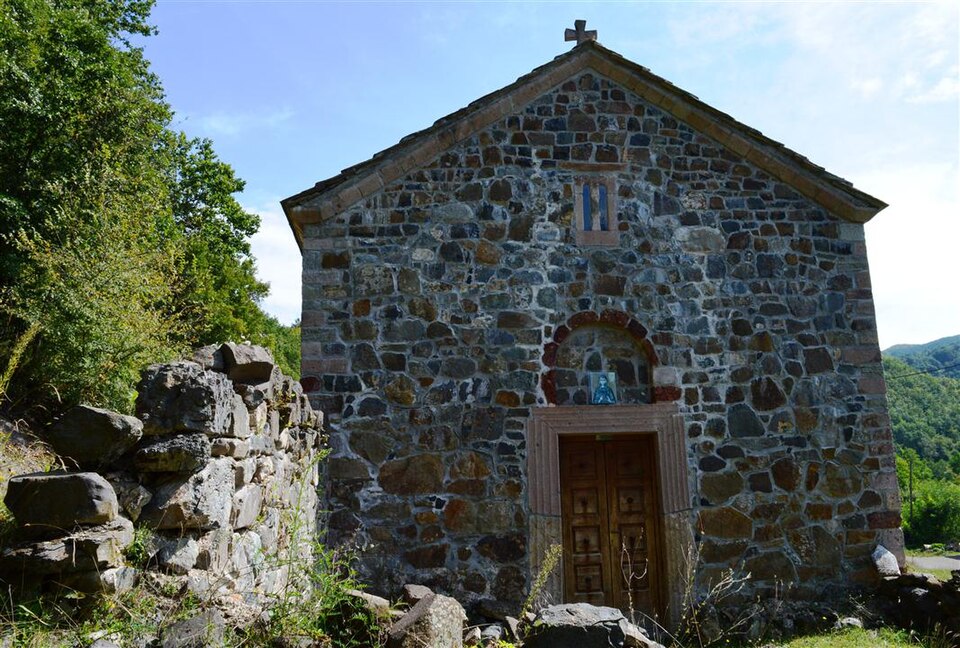 File:Crkva u Radošiću 4677.jpg