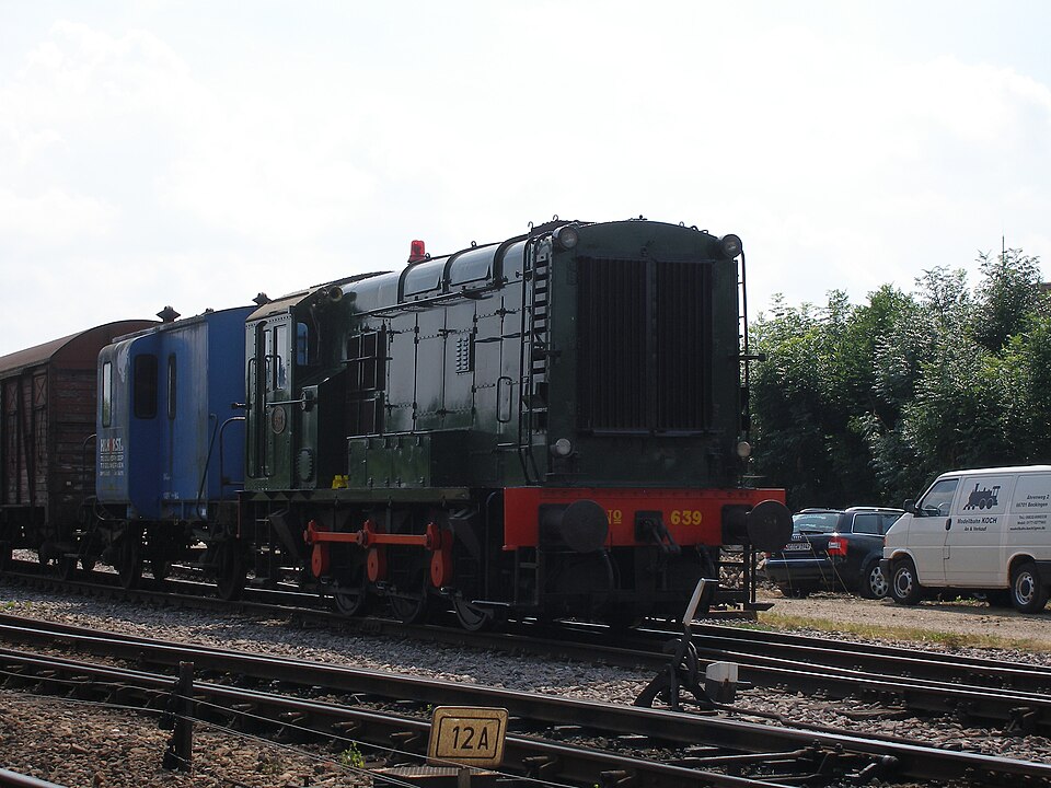 File:Diesellocomotief 639-10 "Hippel".JPG