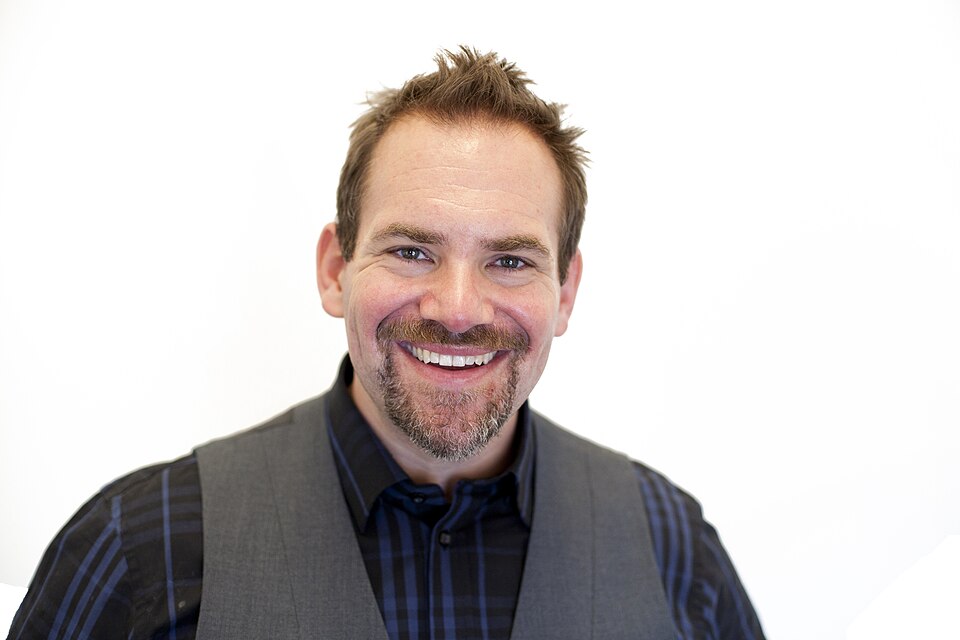 File:Owen Thomas headshot.jpg