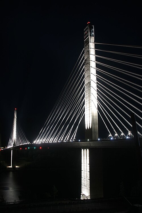 File:PenobscotNarrowsBridgeAtNight.jpg