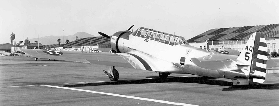 File:Vultee XA-19A 17 Attack Group (cropped).jpg